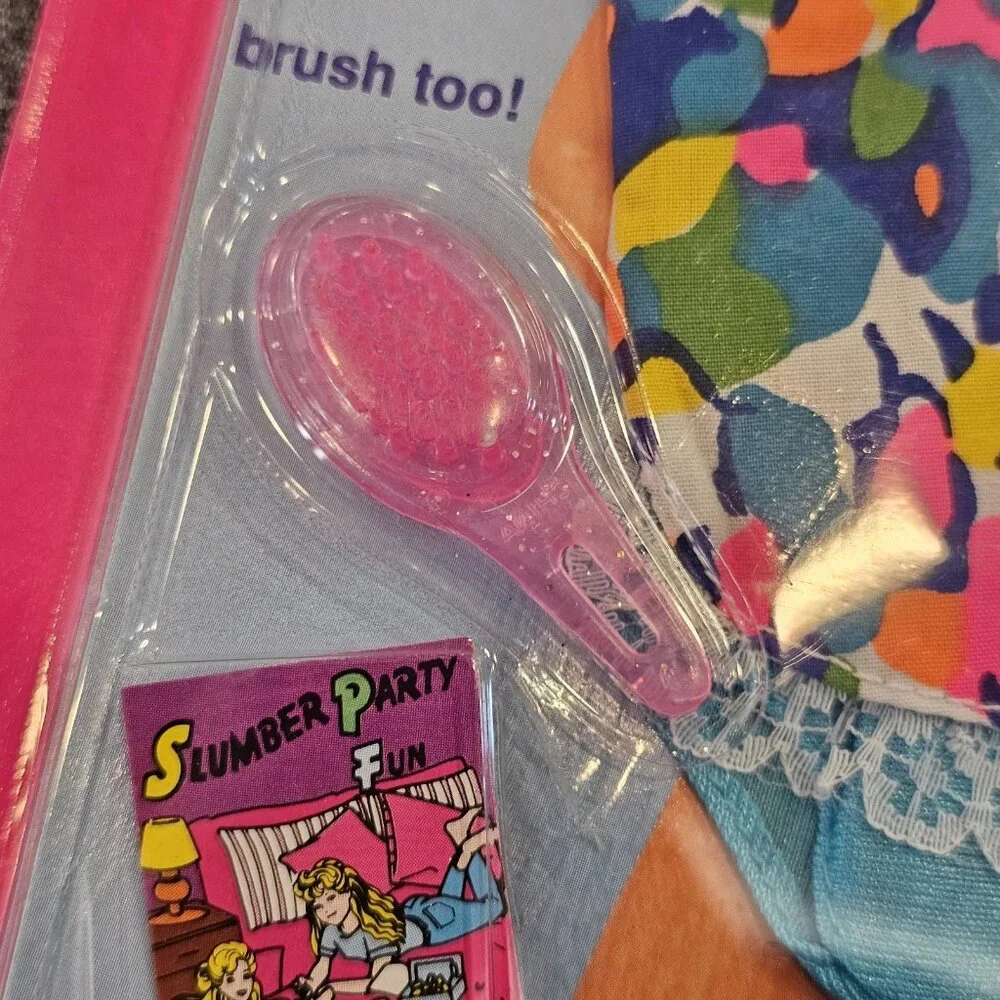 VINTAGE 1993 MATTEL BARBIE SLEEP N FUN‎ FASHIONS PAJAMA'S PINK BRUSH NEW 68021